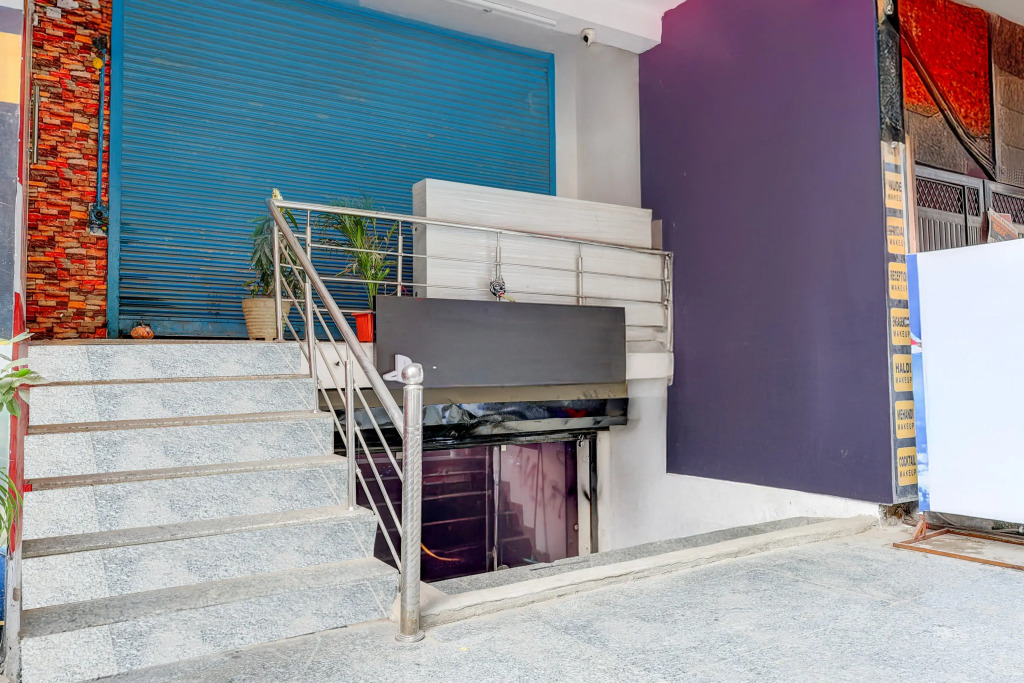 Collection O Sector 7 Dwarka Formerly Aakarshan Residency