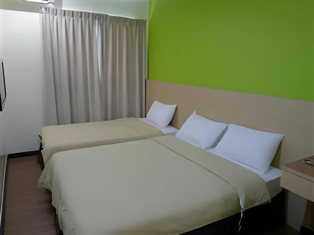 Maxim Hotel