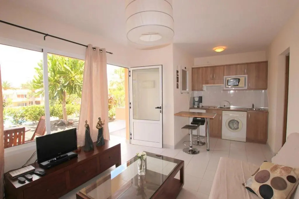 Corralejo Dunes Apartment Papaya with Pool & Wifi- Only 300m to the Beach by Holidays Home