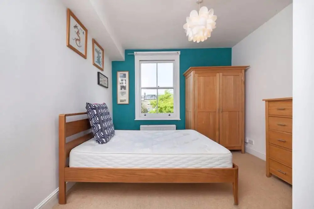 2 Bedroom Flat In North London