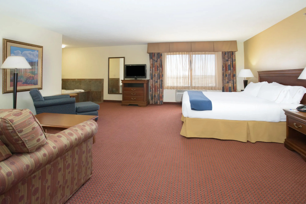 Holiday Inn Express Hotel & Suites Las Vegas NM by IHG