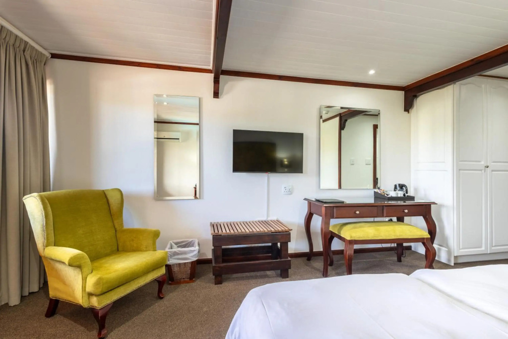 Knysna Log-Inn Hotel