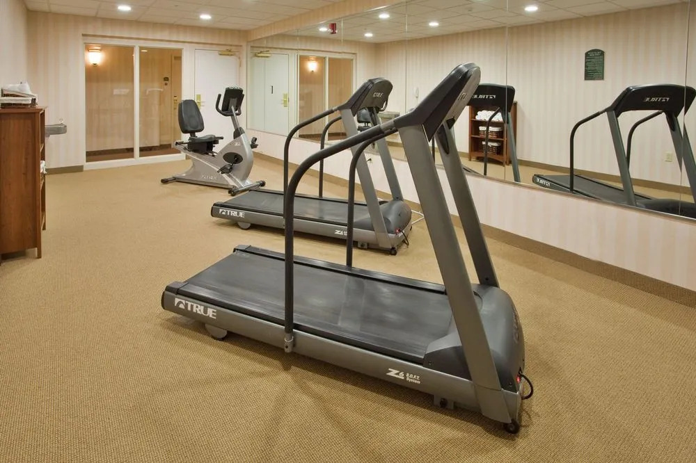 Holiday Inn Exp Suites Hazleton I-80
