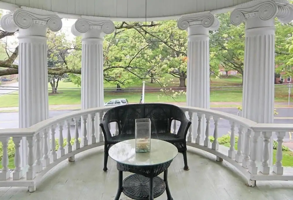 Double Oaks Bed and Breakfast