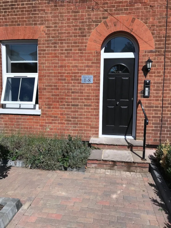 Flat 1 Helena House, 1-bed, Sleeps 2, Garden
