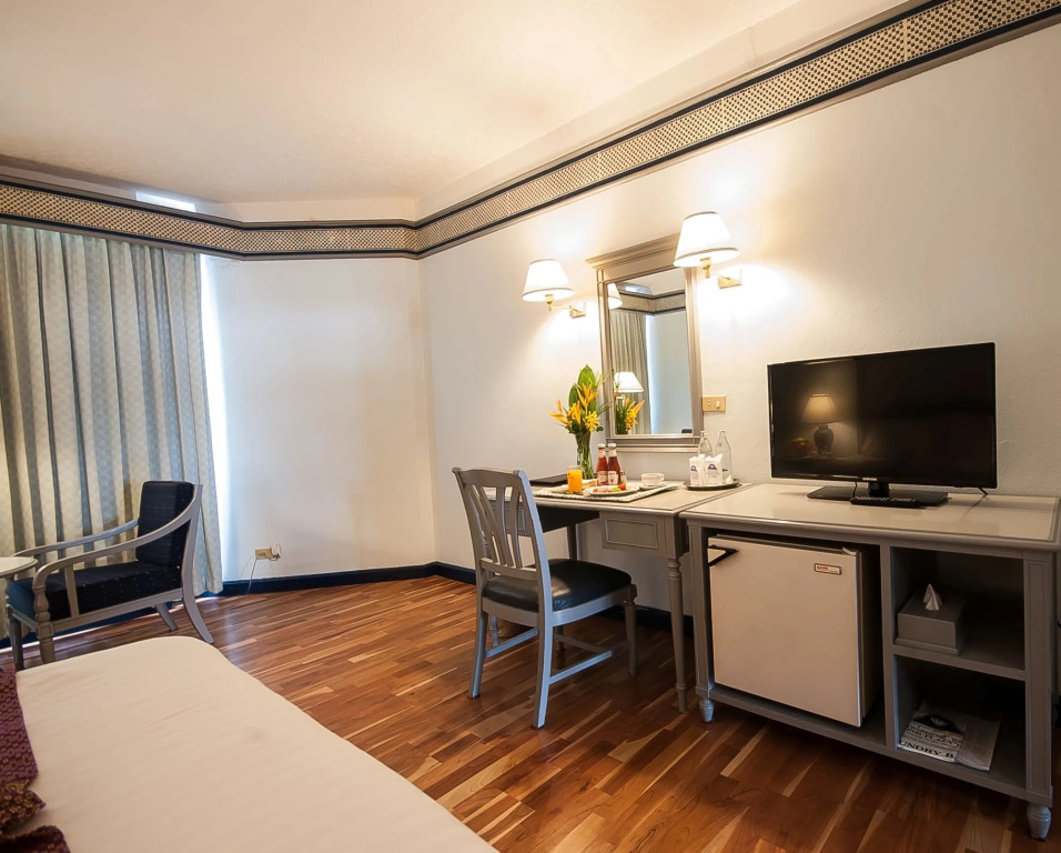 Diamond Plaza Hotel