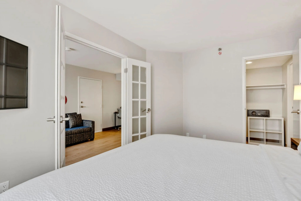 Holiday Inn & Suites Ottawa Kanata by IHG
