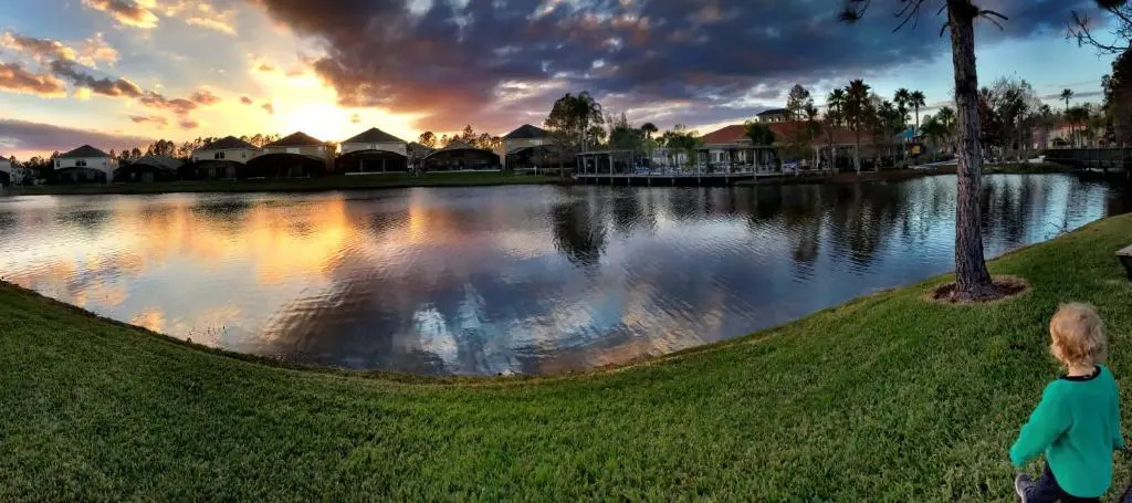 Disney Dream with Hot Tub, Pool, Xbox, Games Room, Lakeview, 10 min to Disney, Clubhouse