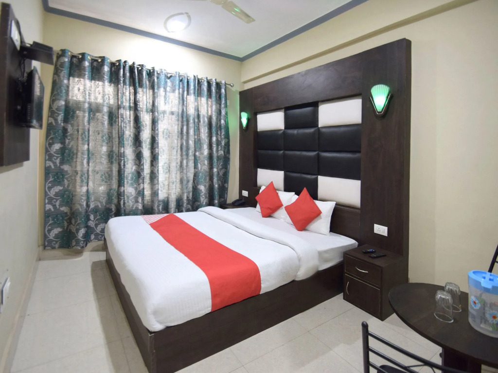 OYO 12202 Hotel Samar