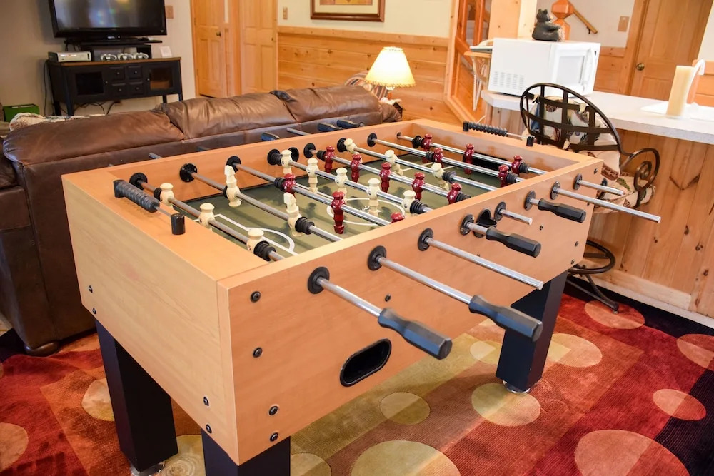 PAPA BEAR'S DEN - 5 Br Cabin