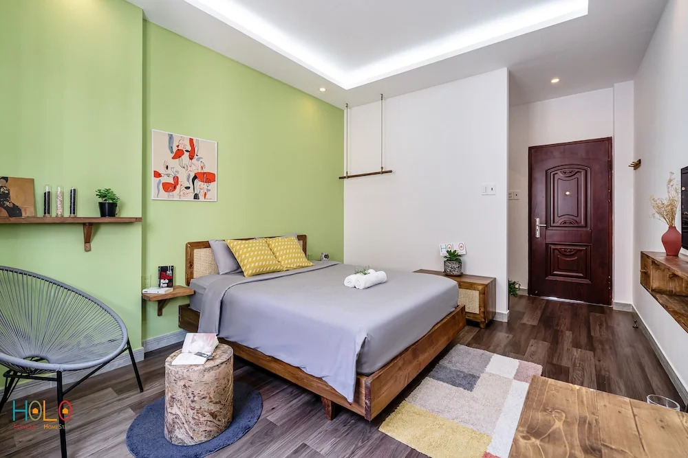 HoLo Central Saigon - Serviced HomeStay
