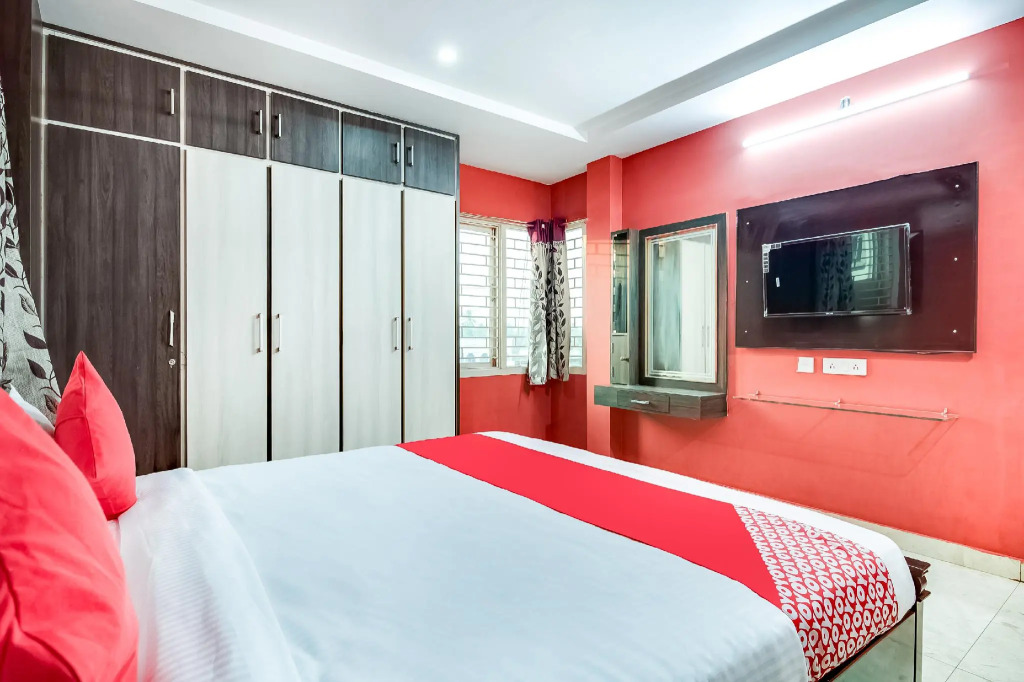 OYO Flagship 67762 Satya Kamala Residency