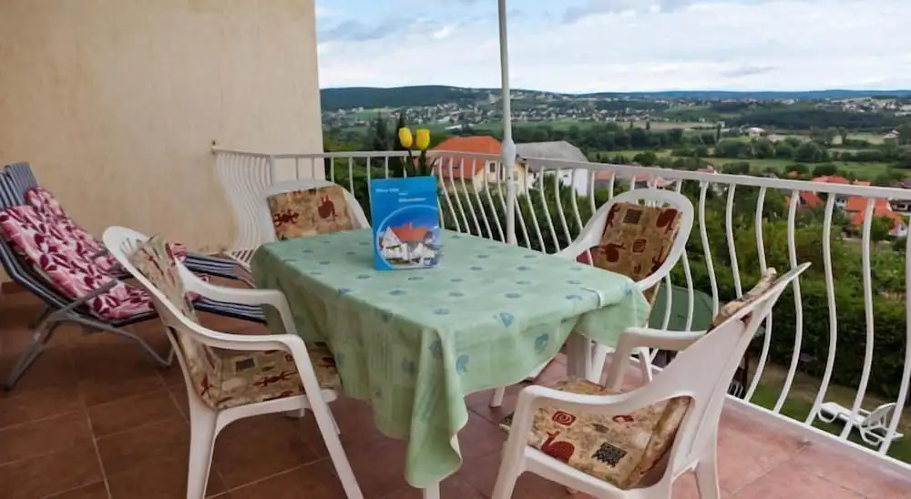 Flora Villa