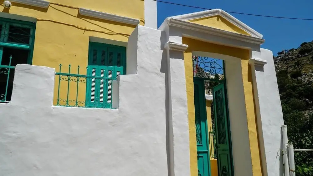 Symi Fos