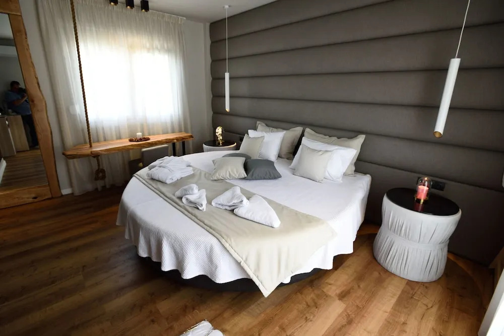 Mystique Luxury Suites