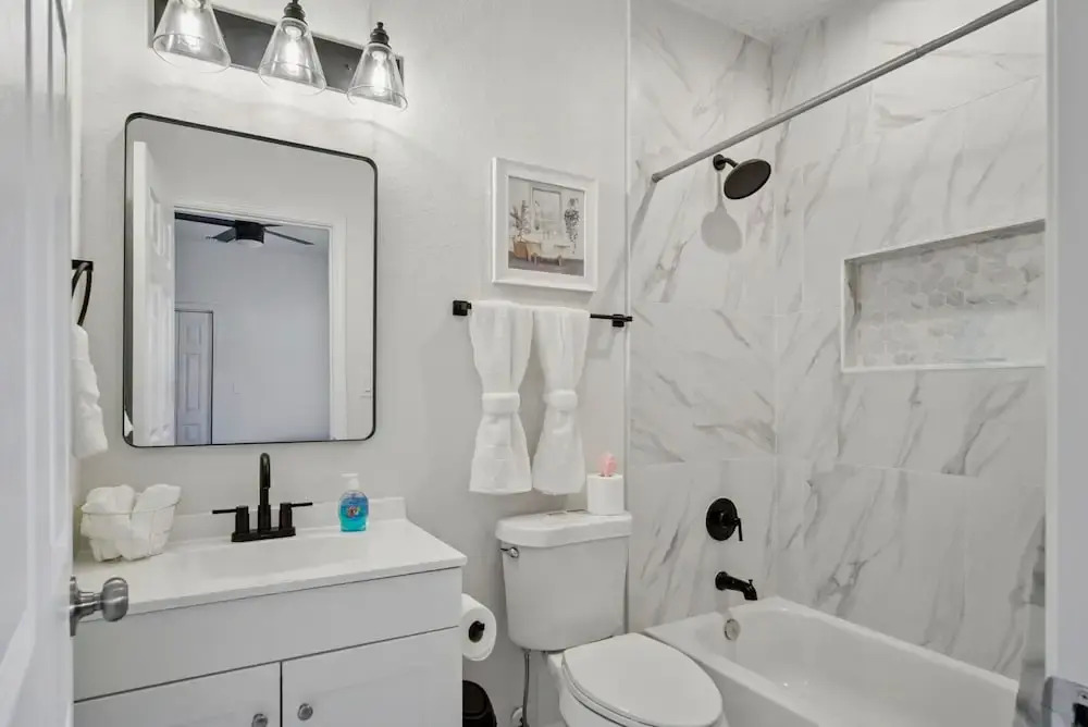 Your Inner-city Sanctuary 3BR 2BA Near Riverwalk