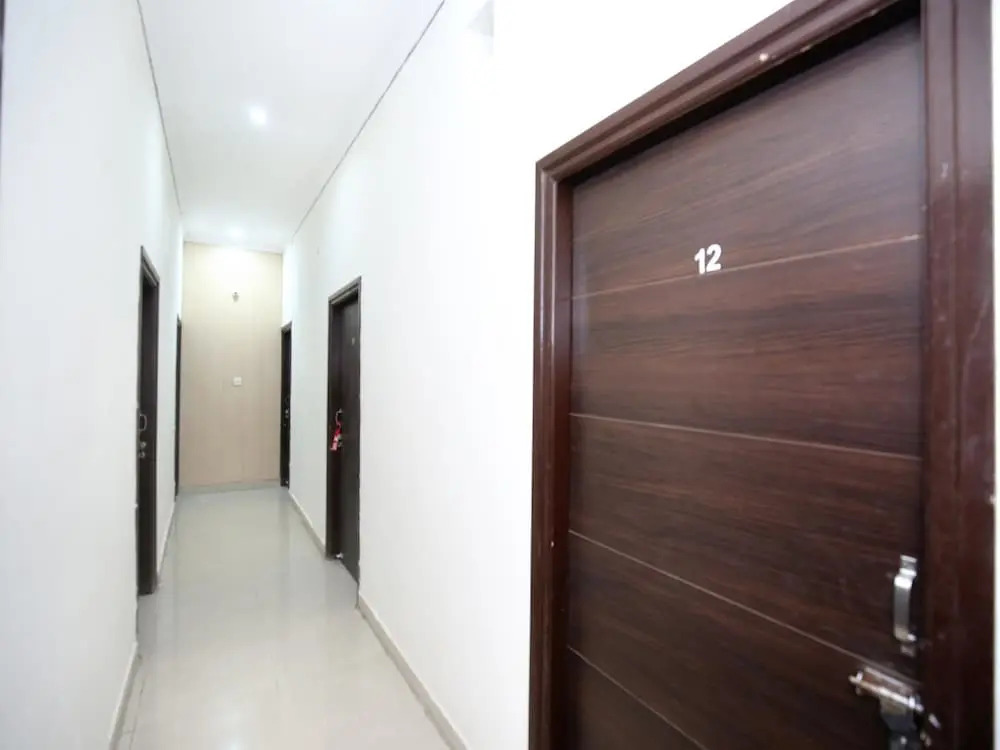 OYO 13088 Hotel Basant