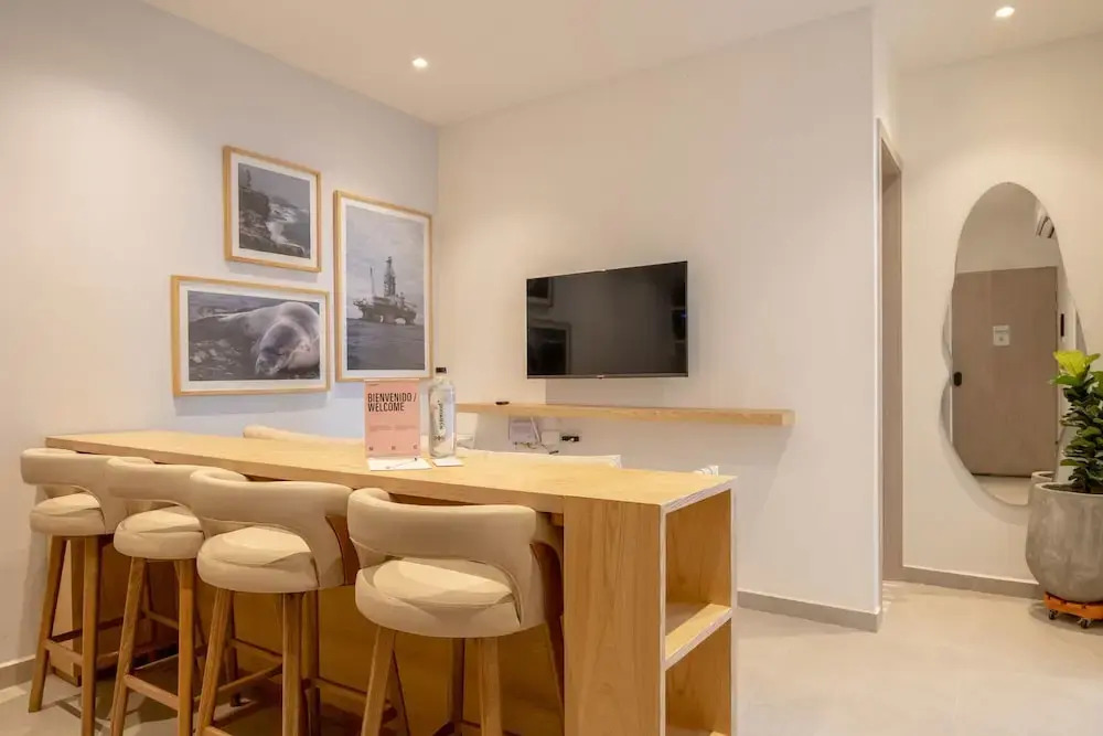 w Elegant 2BR w Majestic Terrace in CTG