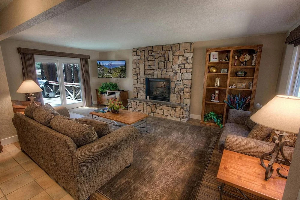Fernandez Hideaway by Lake Tahoe Accommodations