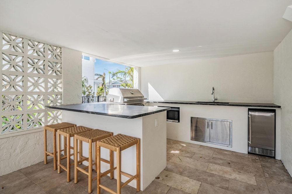 519 Loquat Drive