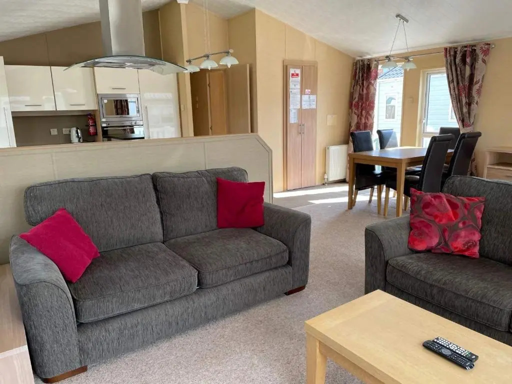Pevensey Bay Holiday Park Corner Lodge With Own Garden 3 Bedrooms 2 Bathrooms Beach 5 Minutes Walk