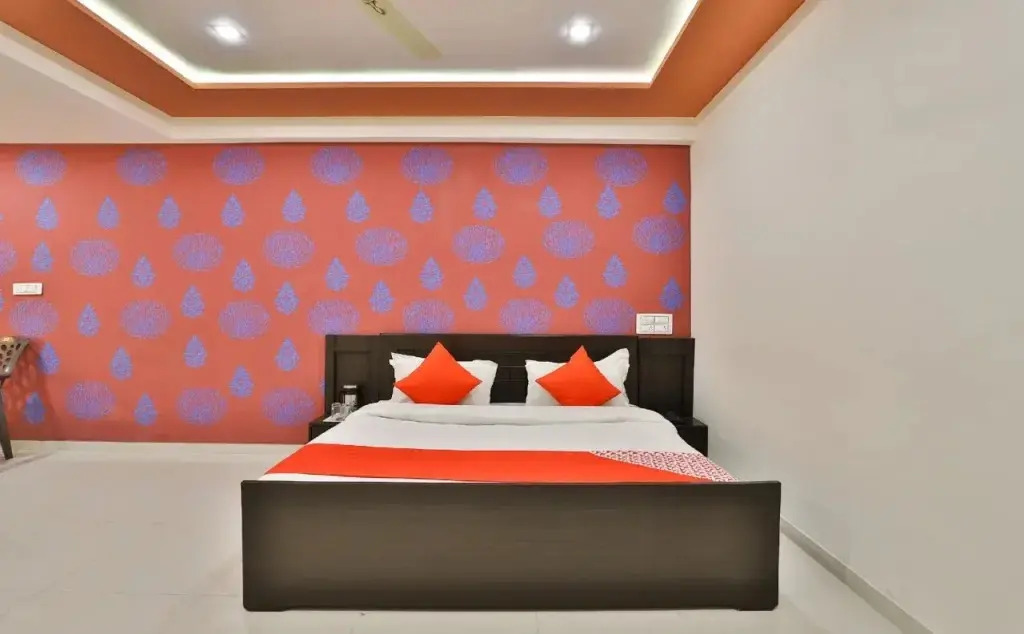 Maahi Palace By OYO Rooms