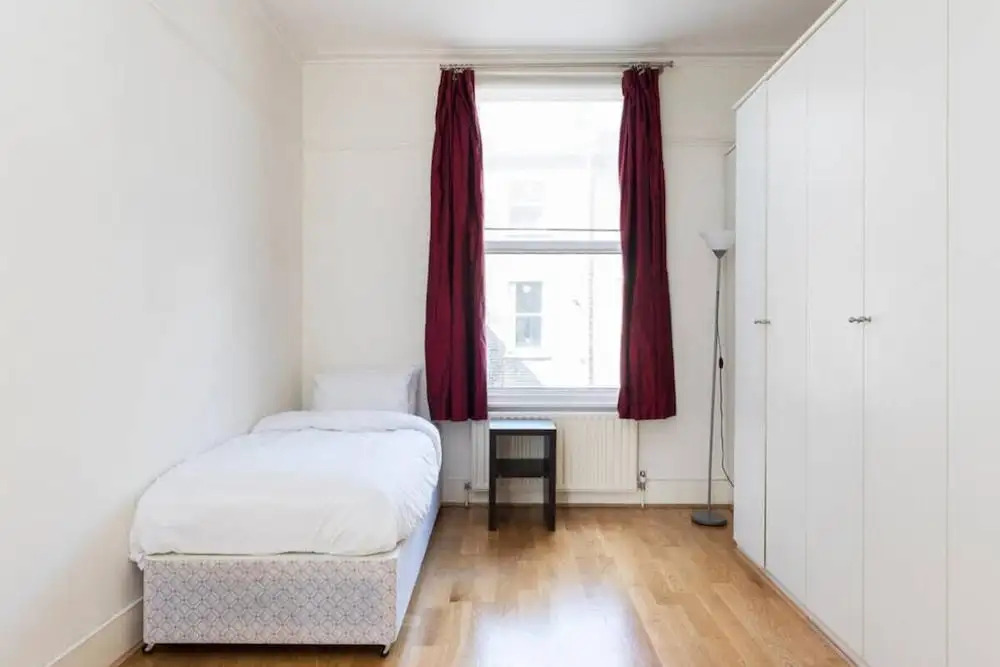 4 Bedroom Flat 4 min Walk From Hammersmith Tube