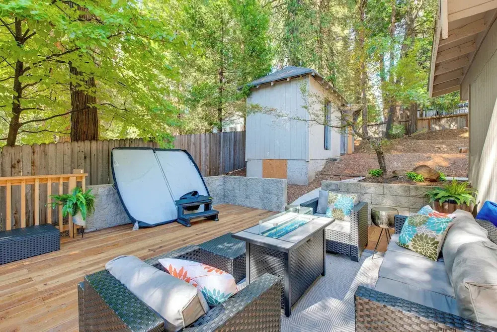Hot Tub & Game Room: Luxe Cabin, Day Trip to Tahoe