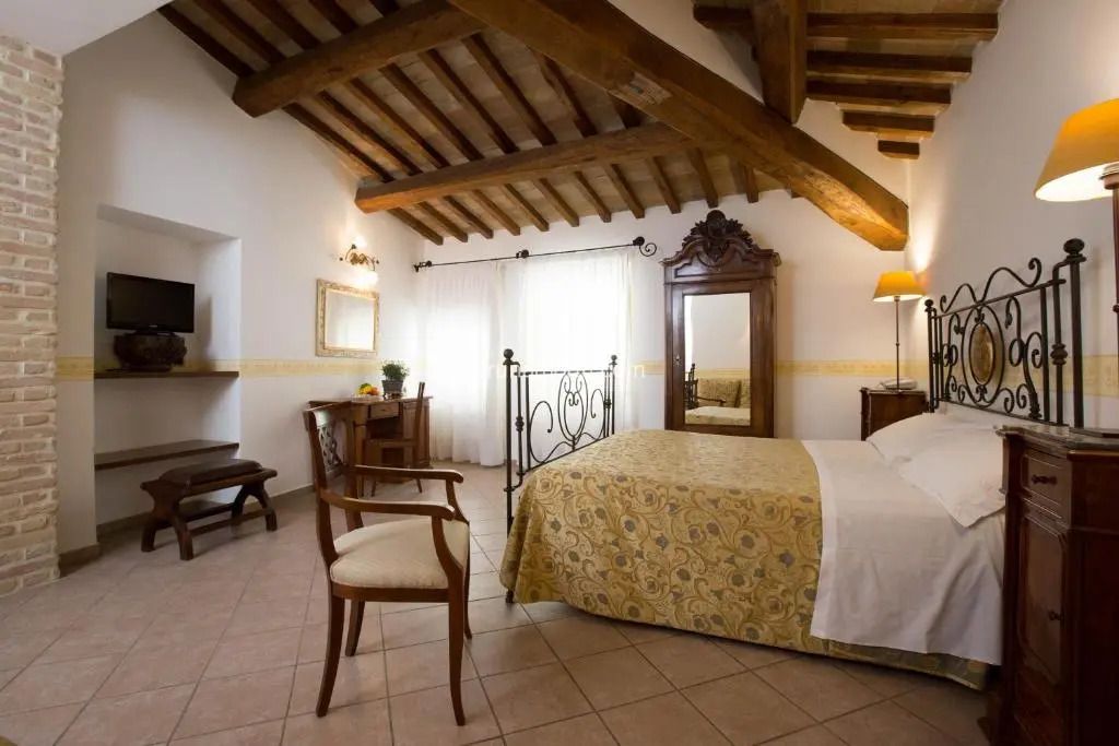 Palazzo Brunamonti Boutique Hotel