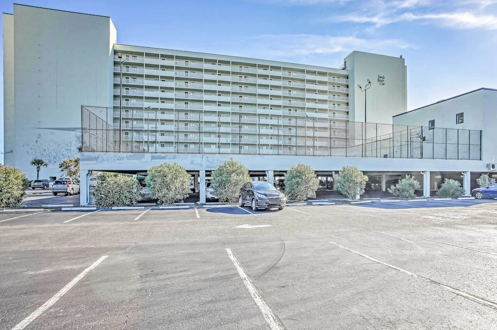 2 Mi to Golfing: Oceanfront Myrtle Beach Condo