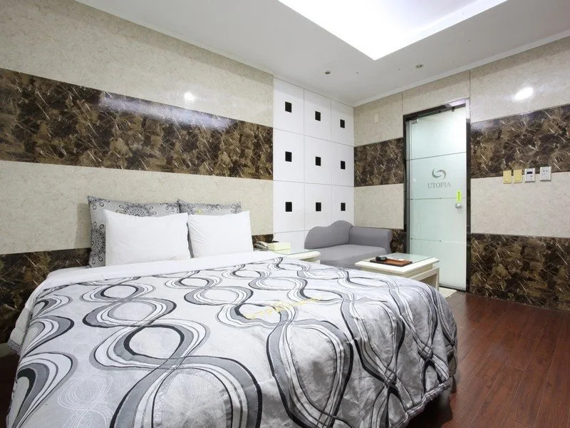 Utopia Motel