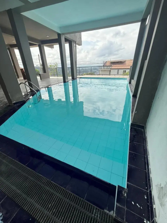 No. 11 Residence