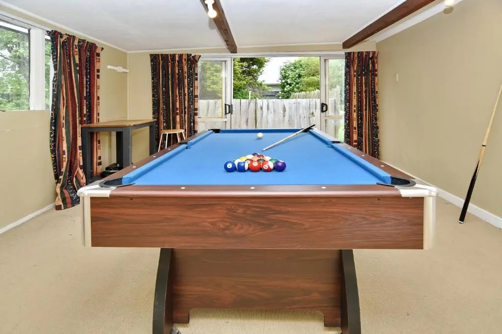 Racecourse Villa - Classic 1935 Charm & Space