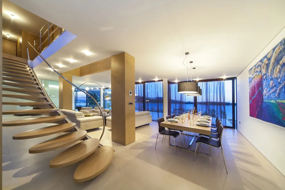 Golden Rays Luxury Villas & Apartments