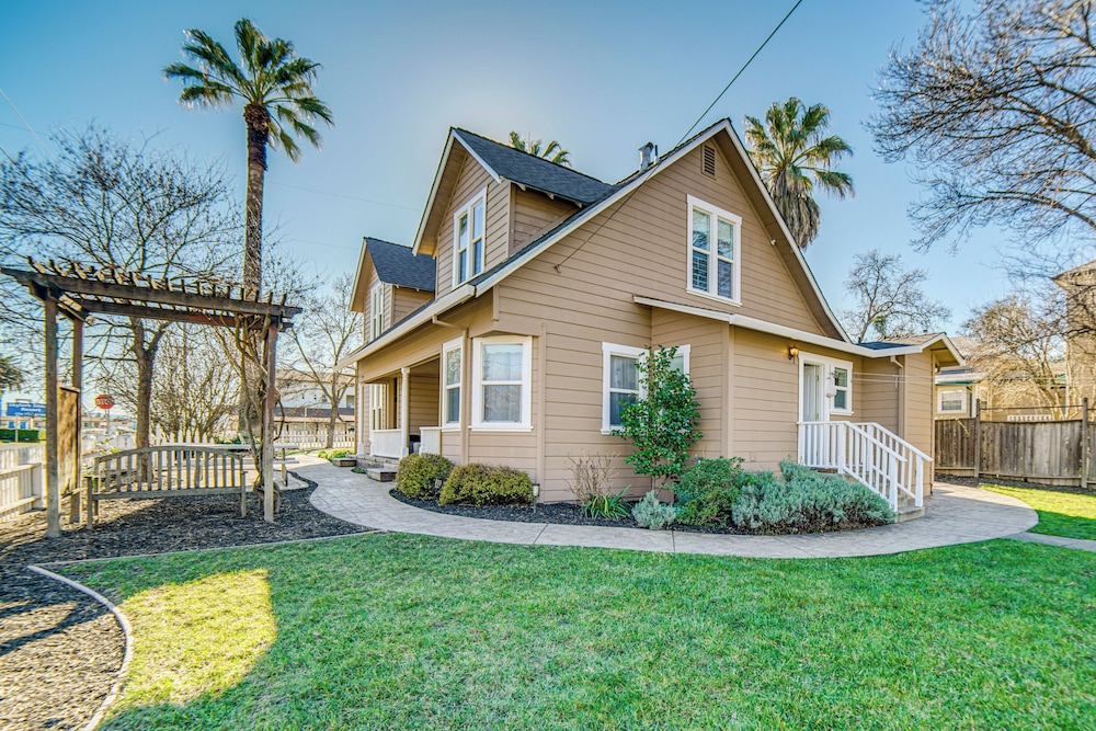 Walk to Boat Launch! 'heritage House of Lakeport'