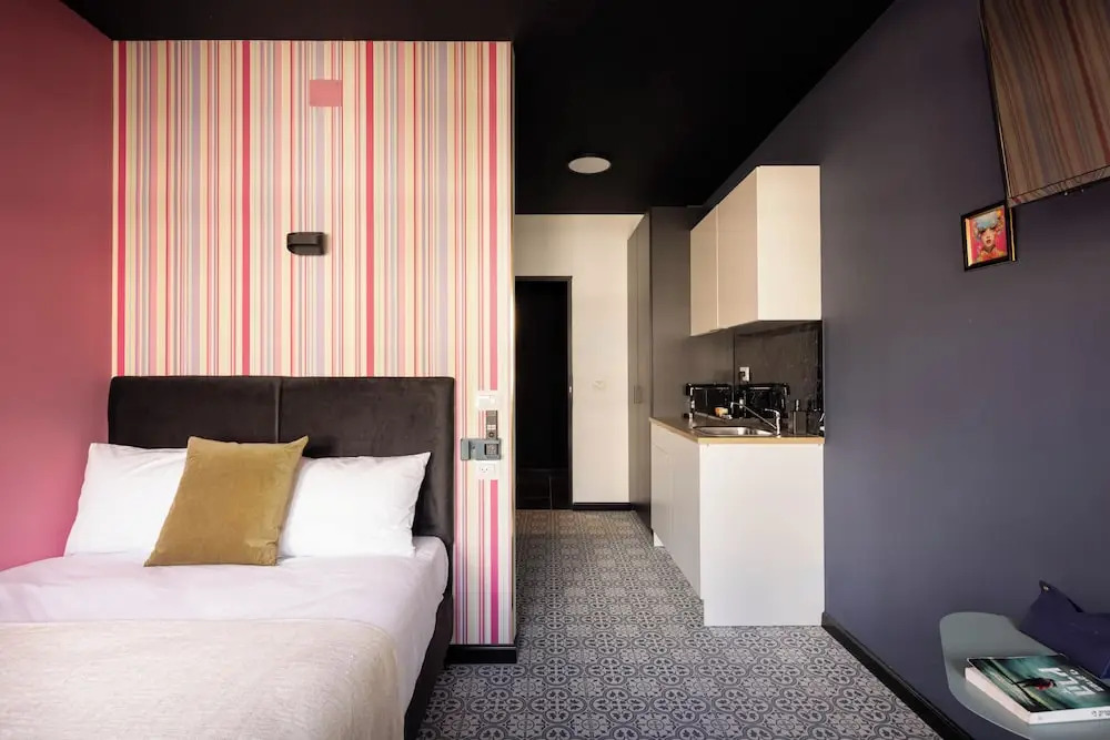 Laura Residence - Modern Studios