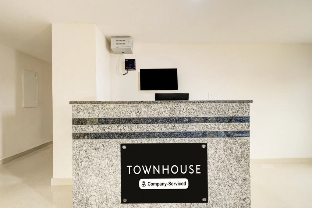 Super Townhouse Golden Temple Manikonda