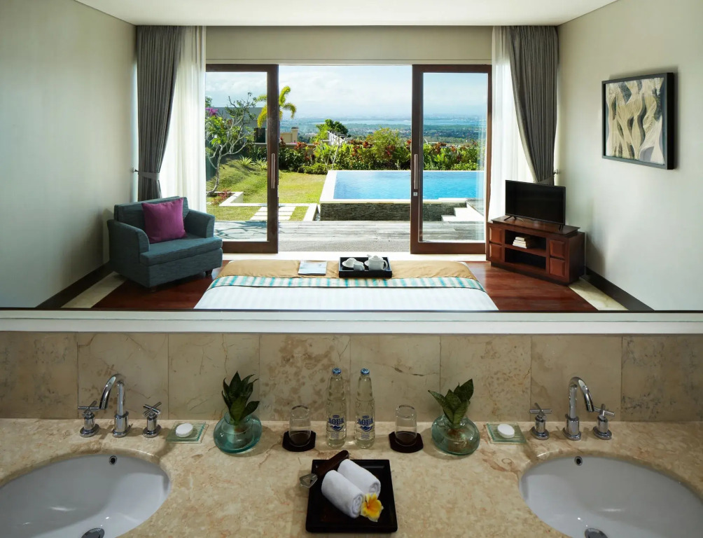 Sun Island Suites