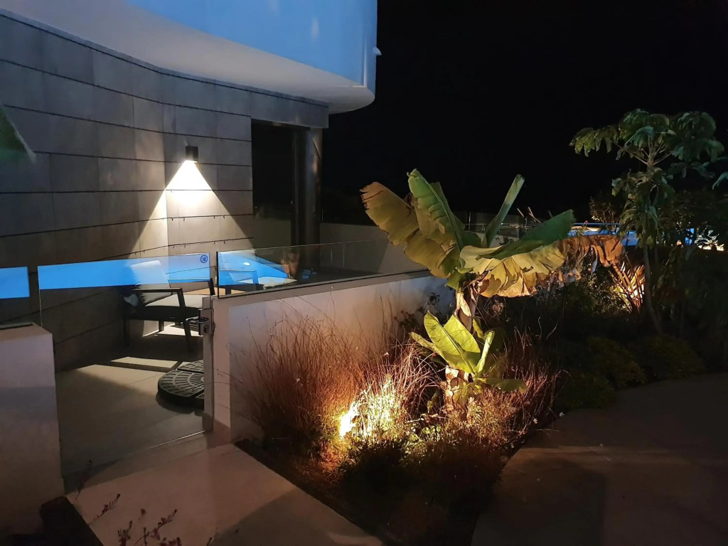Luxury beachfront apartment with pool, sauna, fitness and gym in province Malaga, Andalusia