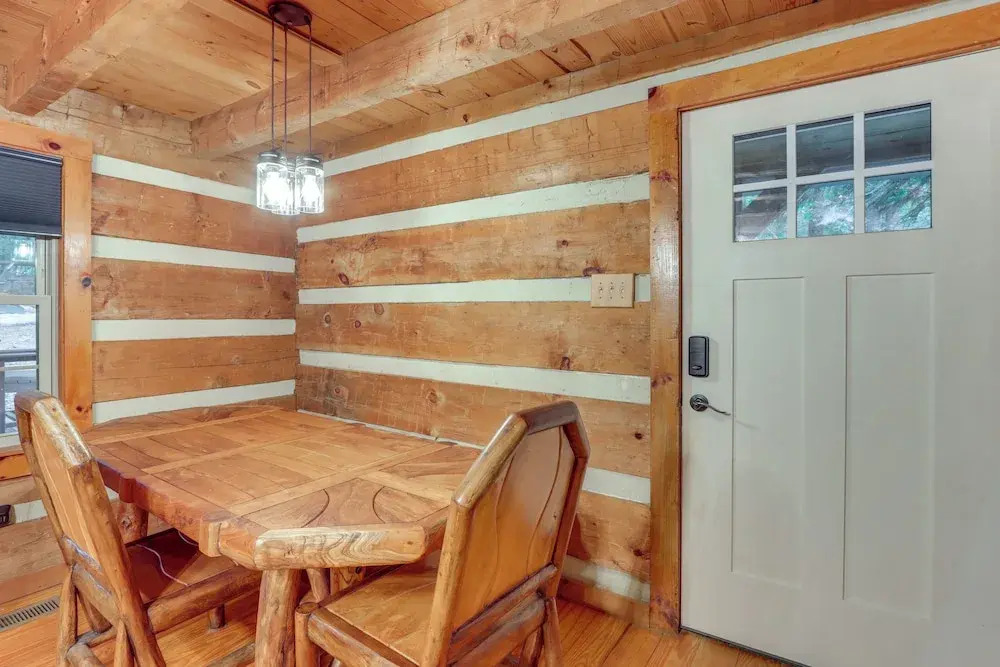 Near Hiking Trails: Hot Tub Haven in Ellijay!