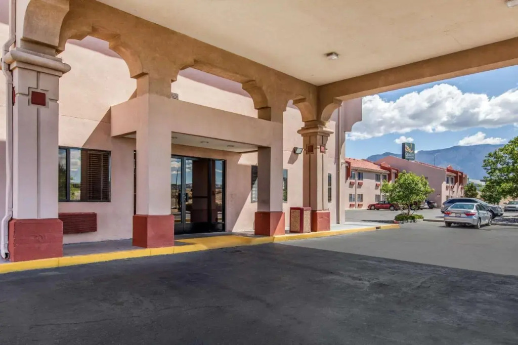 Ramada Albuquerque
