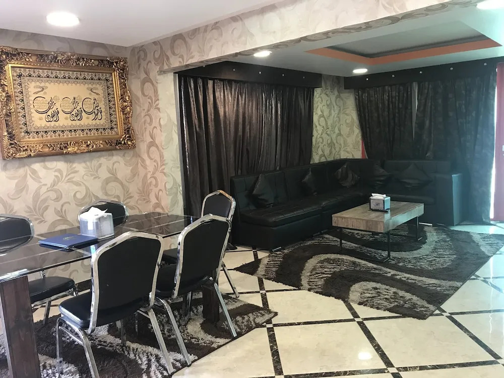شركه قريه الدولفين الترفيهيه