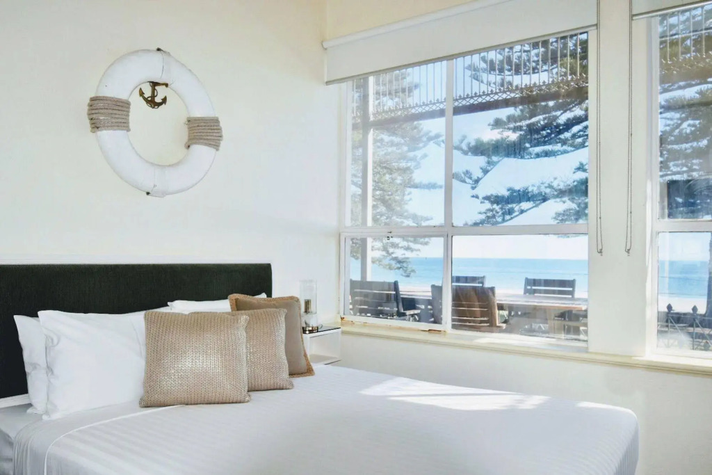 Seawall Apartments