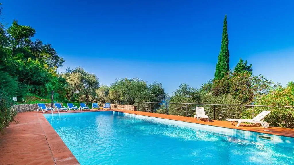 CORAZZA 6&1, Emma Villas