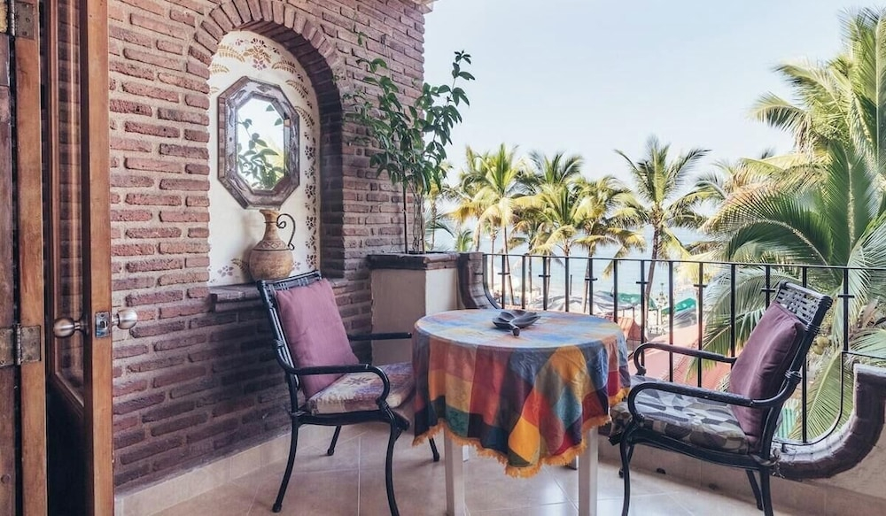 Ocean View 1Br Condo-balcony-beach-pool - 301