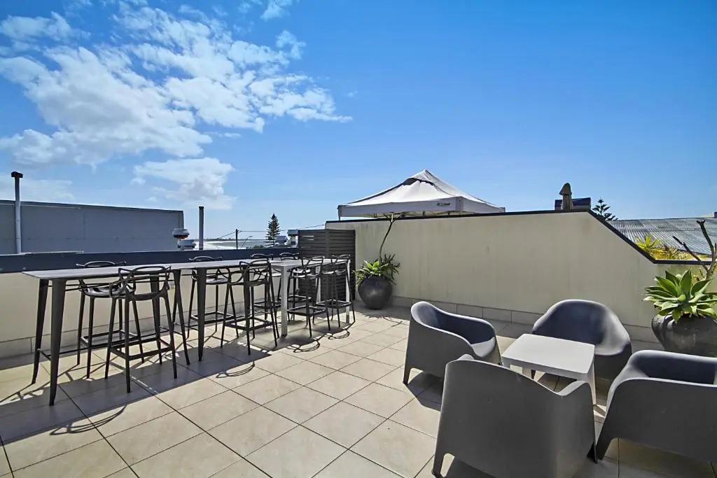 Spacious 3 bedroom apartment opposite surf club