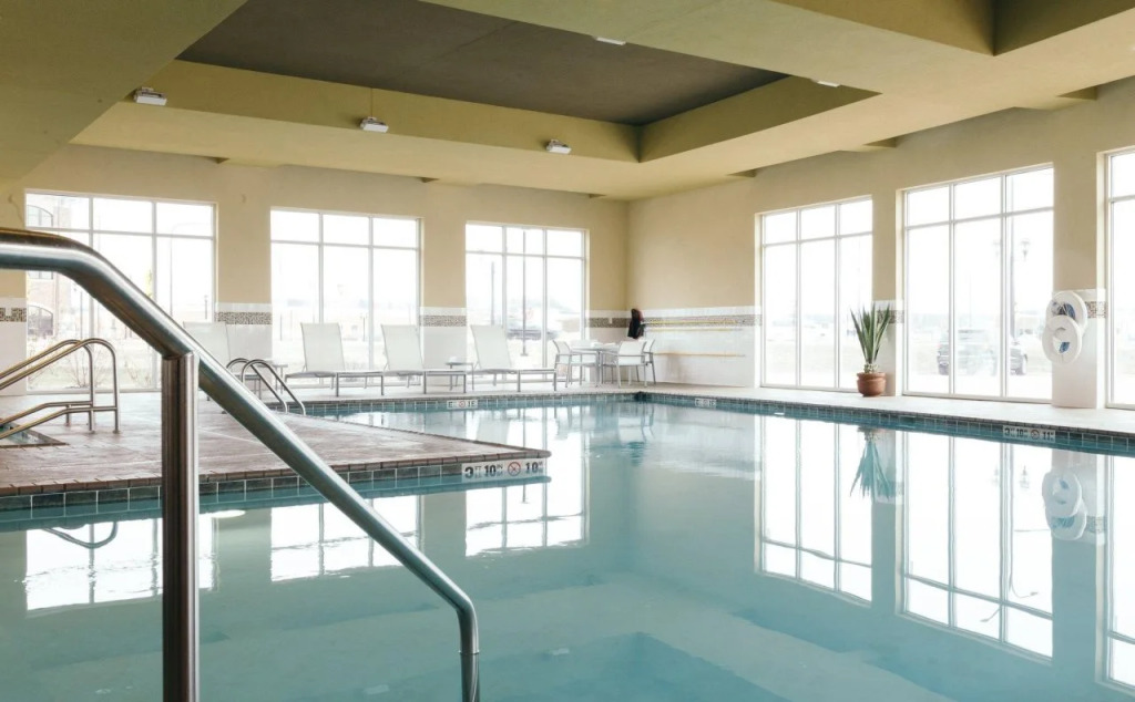 Holiday Inn and Suites East Peoria by IHG