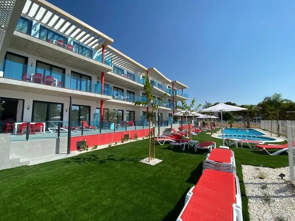 AZAHAR BEACH Red Apartments & Spa