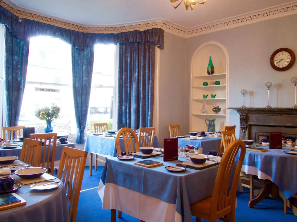 Crown Hotel Guesthouse