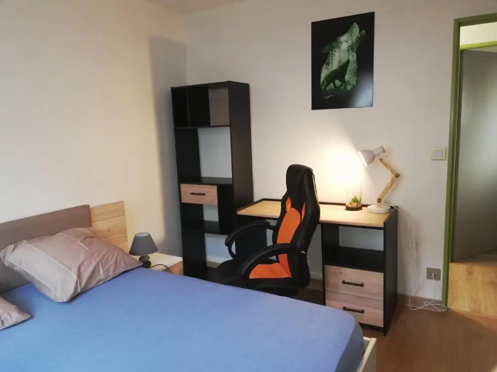 Grand T3 avec clim, parking et terrasse privative - Agen